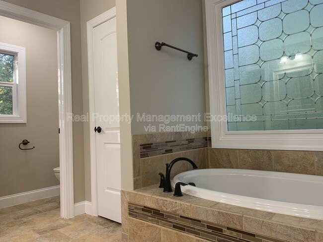 Building Photo - 4261 Dalcross Rd