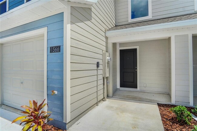 Building Photo - 1566 Plank Pl
