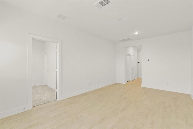 Building Photo - 21118 Garden Palm Dr