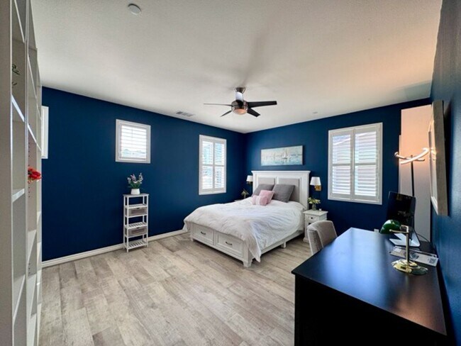 Building Photo - Stunning 5 Bedroom + Office Home with Priv...