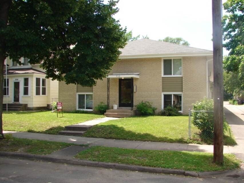 Building Photo - 3512 23rd Ave S