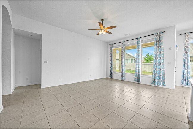 Building Photo - 2221 Forest Trace Ln
