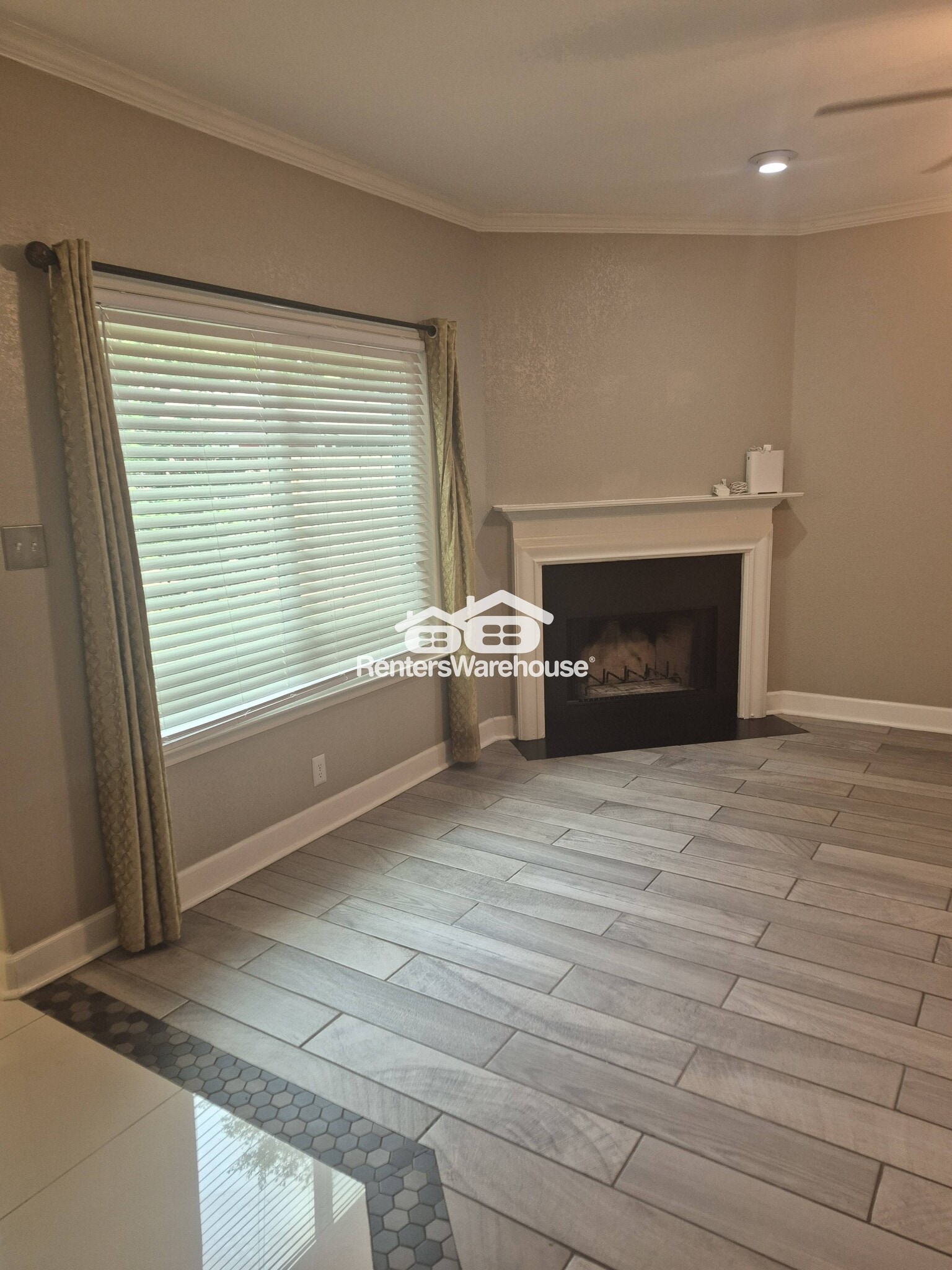 Building Photo - 9323 Bowen Dr