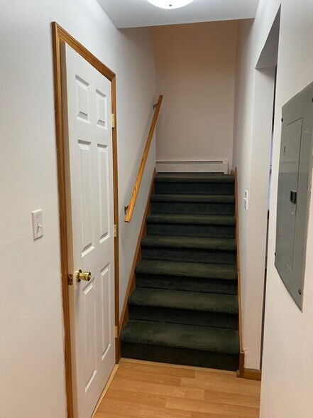 Building Photo - 2 S Franklin St