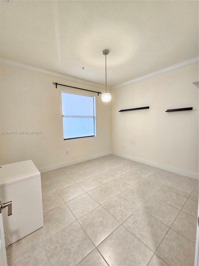 Building Photo - 7905 NW 104th Ave