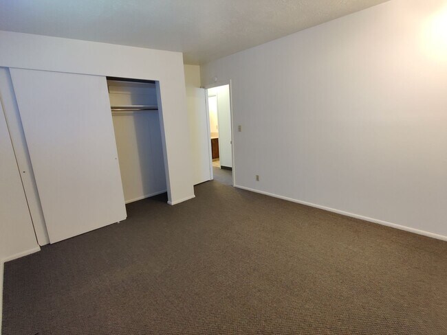 Building Photo - 2227 4300 S St