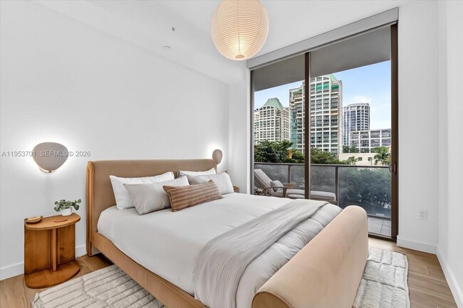 Building Photo - 2678 Tigertail Ave