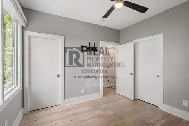 Building Photo - 1242 2nd Ave S