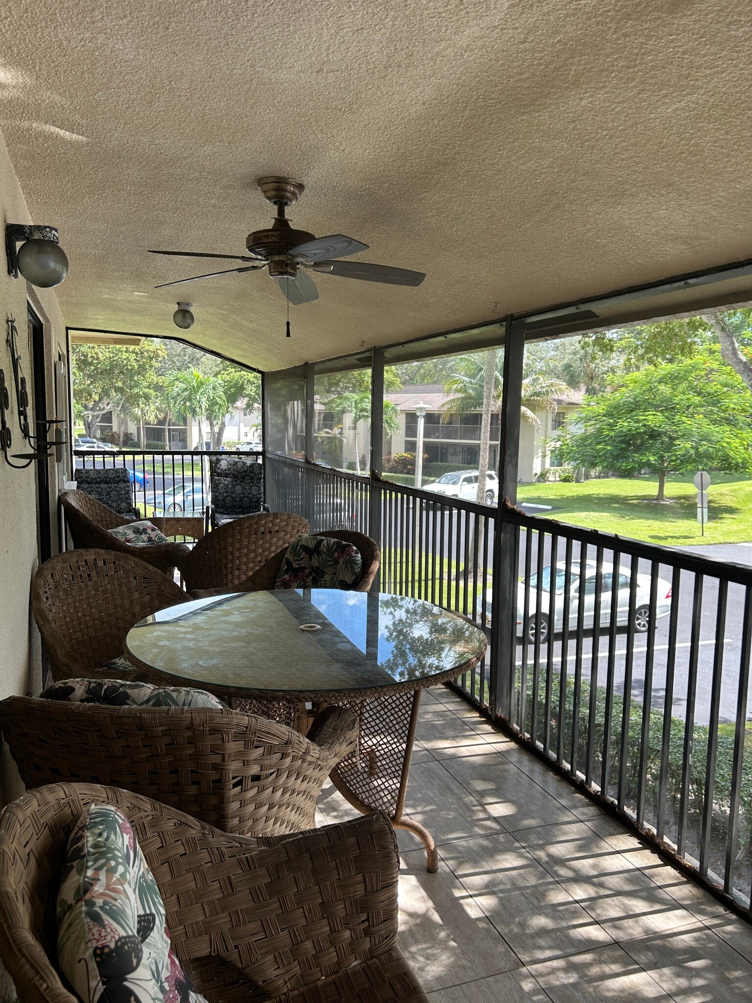 Large screened patio - 225 Deer Creek Blvd