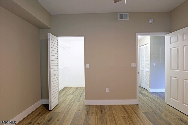 Building Photo - 11540 Villa Grand