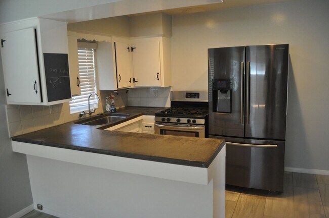 Building Photo - El Cajon 3 BR/1BA Single Family Detached H...