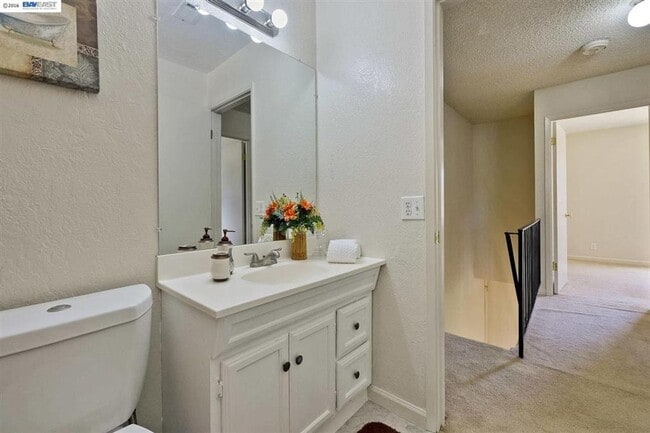 Building Photo - $2,890 / 3 BR - GORGEOUS TOWN HOME IN NORTHGATE AREA OF FREMONT!