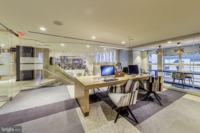 Building Photo - 717 President St