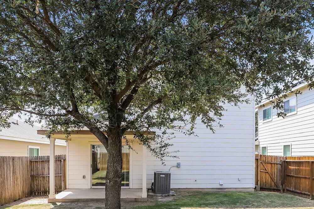 Building Photo - 11911 Pure Silver