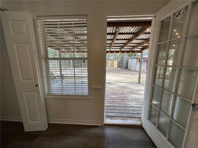 Building Photo - 112 Cluster Oaks Ct