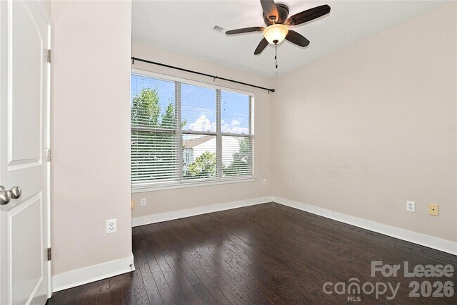 Building Photo - 732 Seigle Point Dr