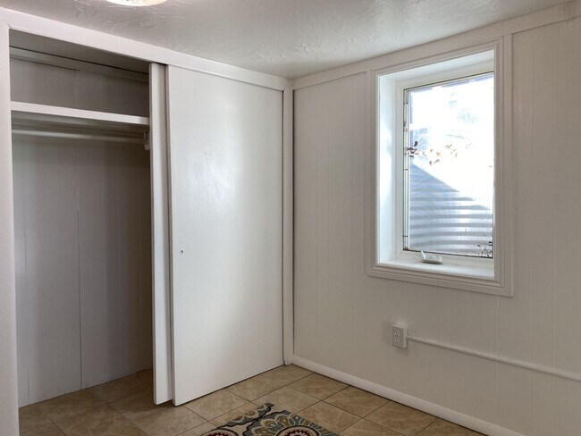 Building Photo - 1127 W Mulberry St