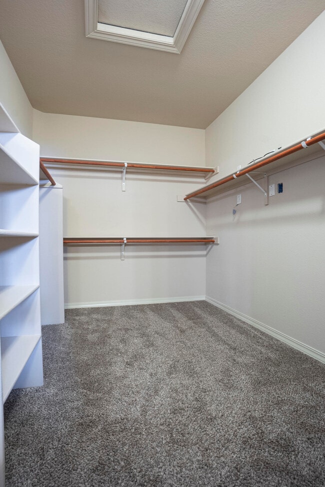 Building Photo - 7508 Wolf Creek Dr