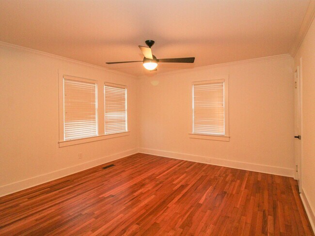 Building Photo - Lawn Care included! Downtown Athens! Walk to Athens State University!