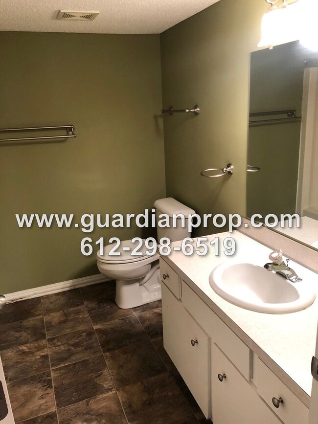 Building Photo - End Unit Townhouse Available August 1, Vau...
