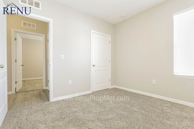 Building Photo - Fall Special: 1/2 off your first month! Av...