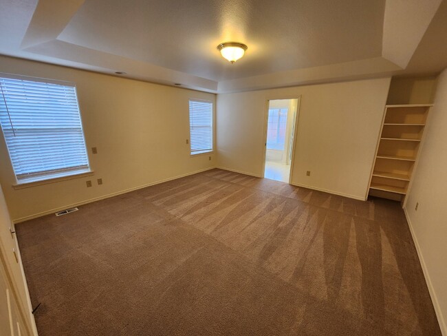 Building Photo - 3 bed 2 bath, close to Carrie Blake Park a...