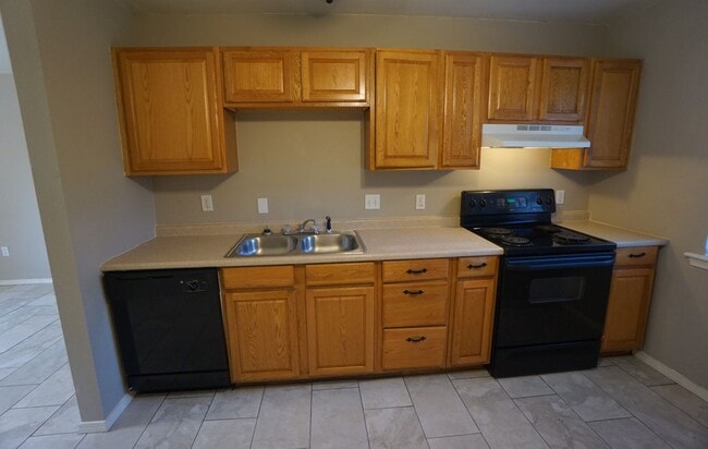 Building Photo - 3 Bed 2 Bath Total Electric House