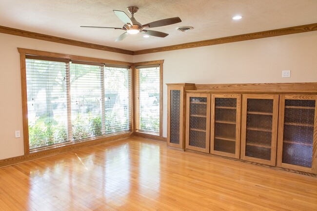 Building Photo - 9010 Linkmeadow Ln