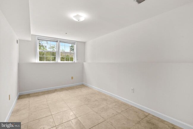 Building Photo - 9606 48th Ave