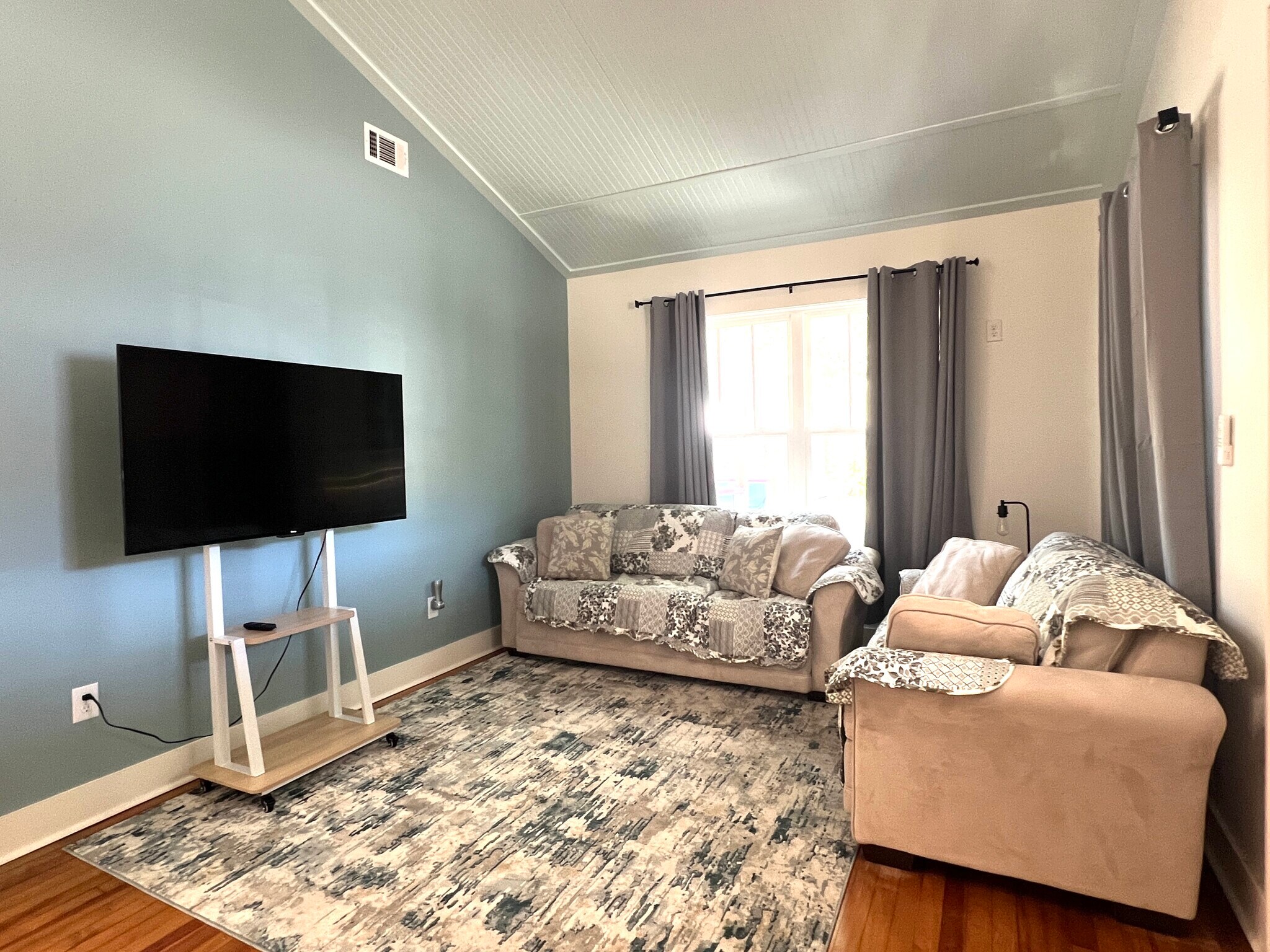 Building Photo - 201 Lovell Ave