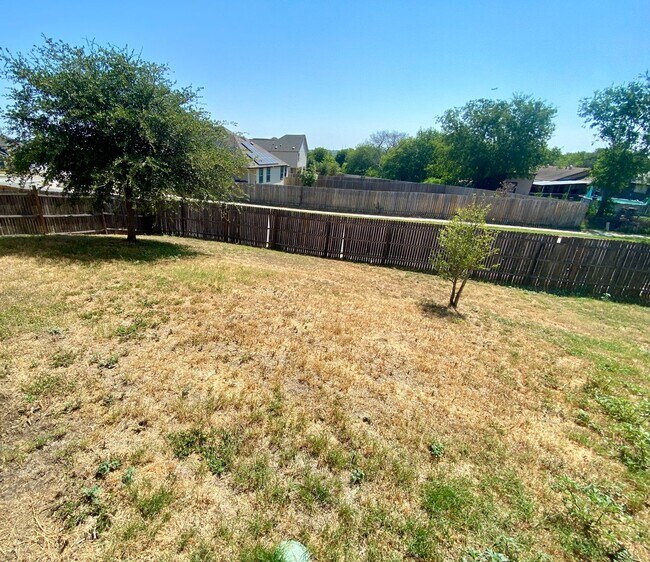 Building Photo - It's a Beauty ~ Great Location ~ 3/2.5 ~ M...