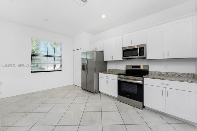 Building Photo - 16851 Cayo Key Dr