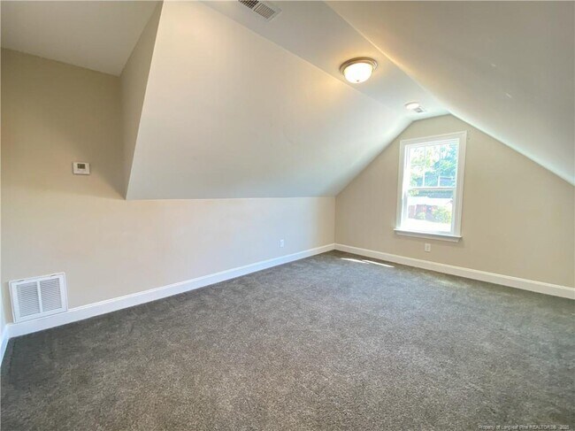 Building Photo - 616 Courtland Dr