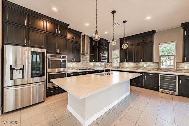 Building Photo - 6465 Farness St