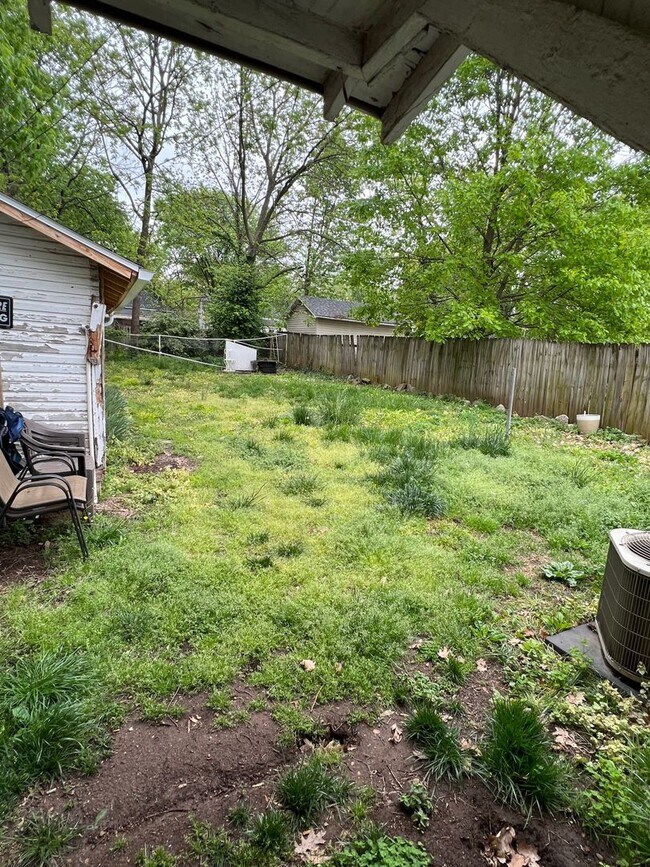 Building Photo - 3 bedroom/1 bathroom house