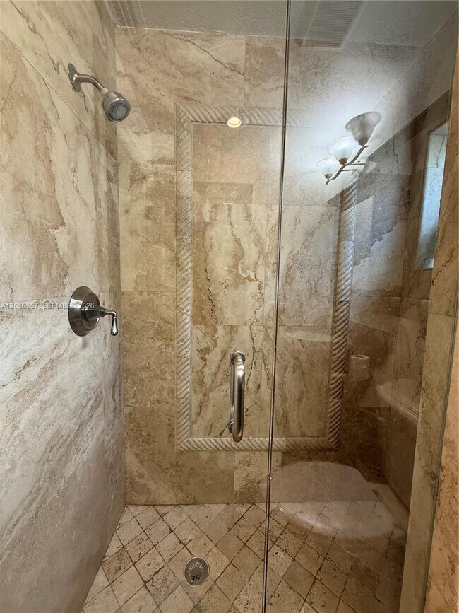 Building Photo - 1070 Capistrano