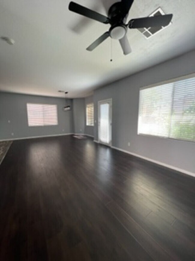 Building Photo - SOUTHERN HIGHLANDS BEAUTY!