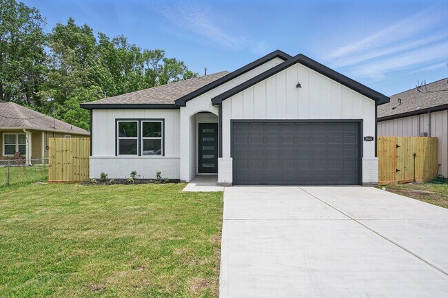 Building Photo - 3502 McBride St