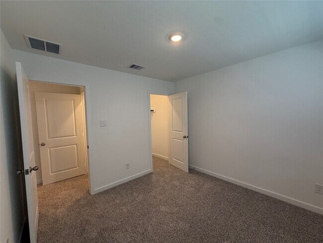 Building Photo - 2619 McHenry Lndg Ln