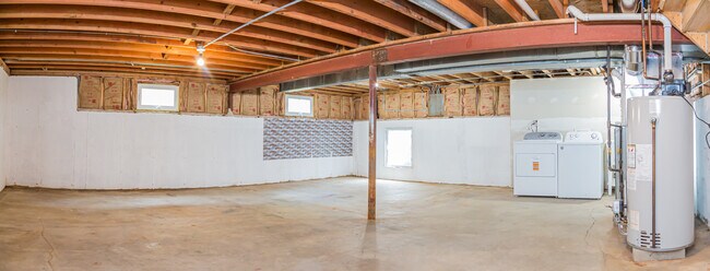 Building Photo - 825 Pheasant Walk Dr