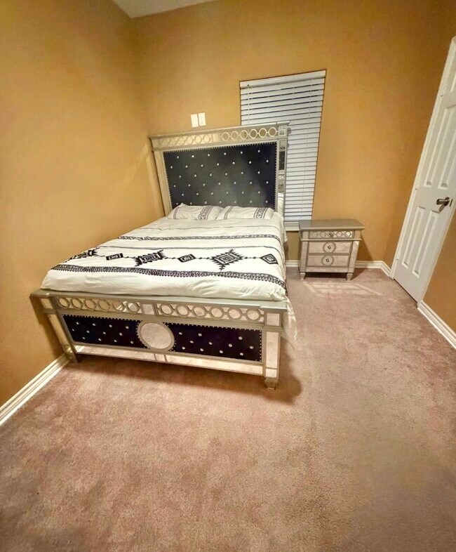 Building Photo - 2734 Duncan Dr