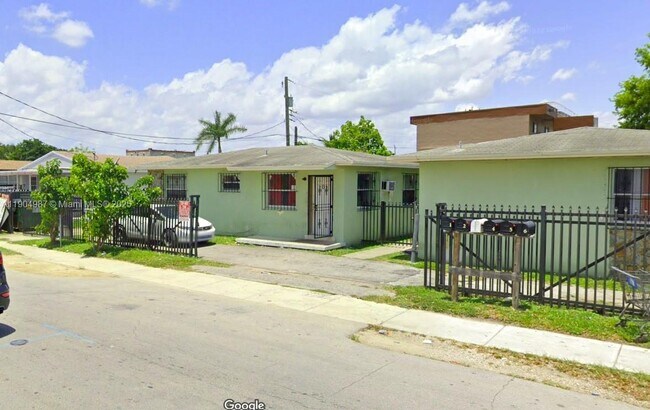 Primary Photo - 3210 NW 22nd Ave