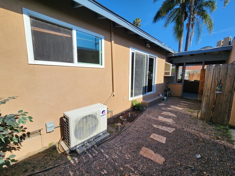 Building Photo - 6635 Irvine Ave