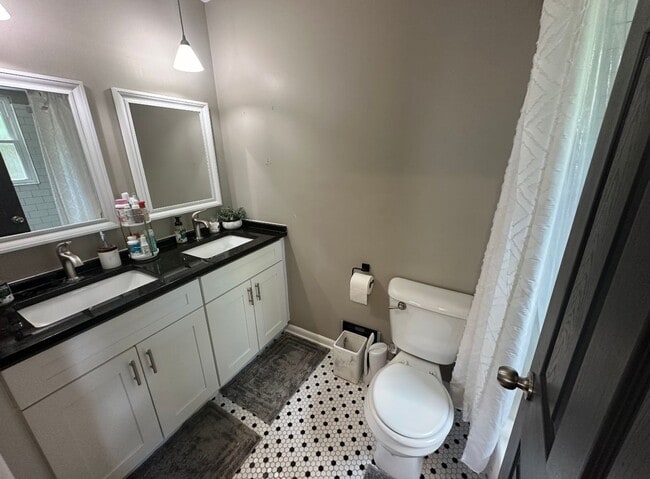 Building Photo - Spacious Single-Family Rental Home in Convenient Cincinnati Location