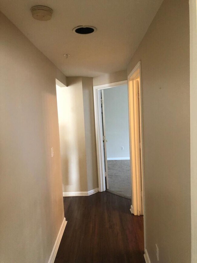 Building Photo - 14316 Fredricksburg Dr