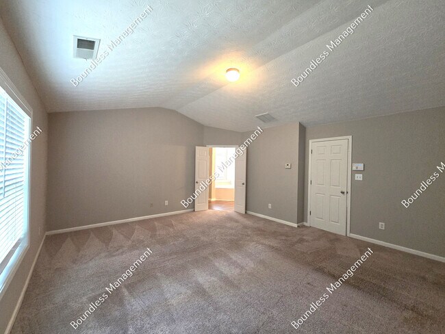 Building Photo - 150 Silver Arrow Cir