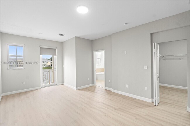 Building Photo - 10761 NW 75th St