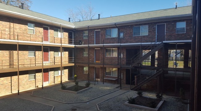 Building Photo - 220 E Lane Ave
