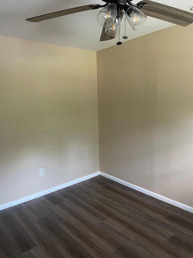 Building Photo - COMING SOON! 3 Bed 1 Bath in Shippensburg,...