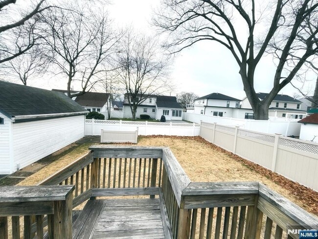 Building Photo - 904 5th St